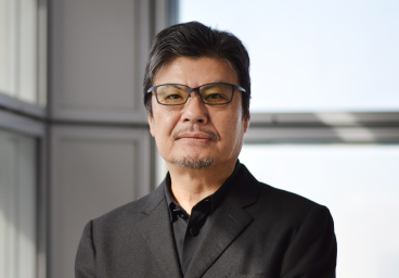 生も死も、歴史も暮らしも全て詰まった戦場で。 事実を伝え続けることが自分の使命。